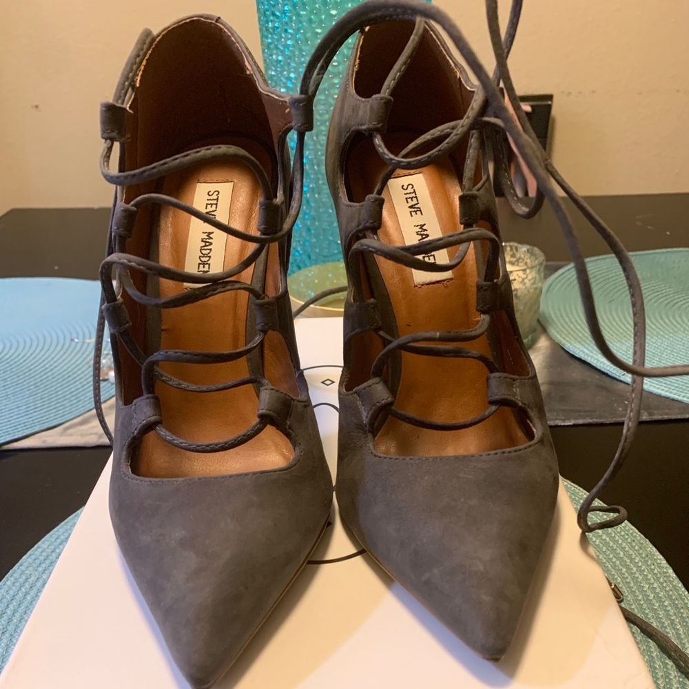 Steve Madden Keenton Grey Heels 7.5